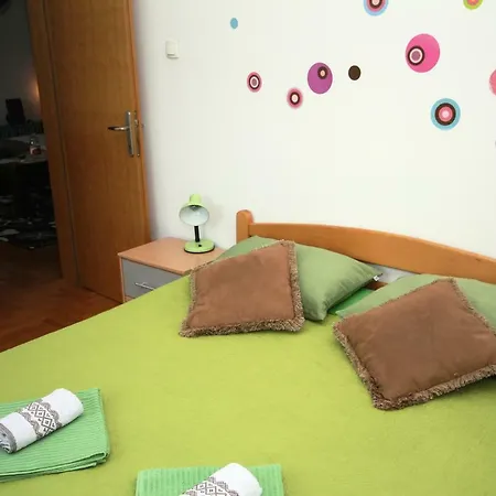 Apartment Aleja Center Brown & Green *